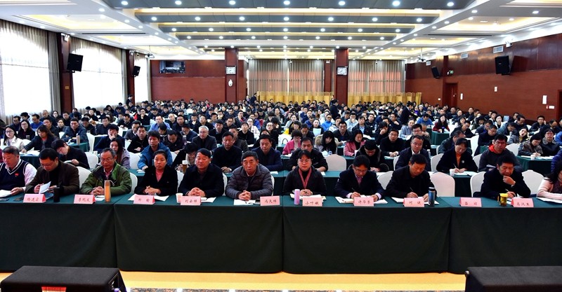 「云南教育新聞」教師教書育人該如何堅守自己的初心？